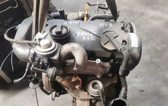 Volkswagen PASSAT B5.5 Engine AVB