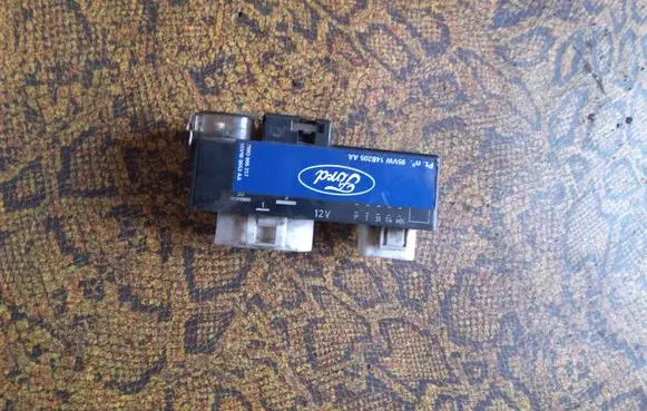 Ford Galaxy Coolant fan relay 7MO000317 95VW8653AA