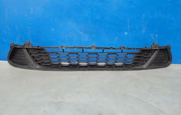 KIA Ceed Front bumper lower grill 86560J7000