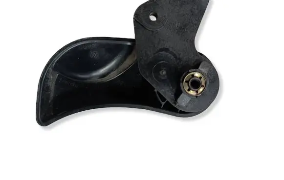 BMW 3 E46 Engine bonnet (hood) release handle 7058117