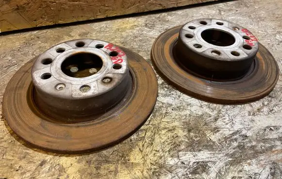 Volkswagen Golf VI Rear brake disc