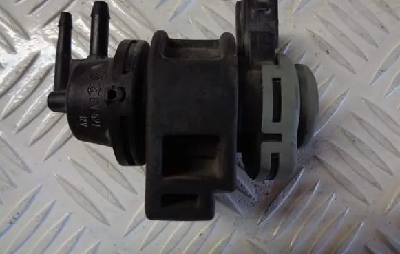 Renault Laguna III Turbo solenoid valve 8200575400
