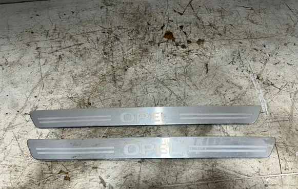 Opel Insignia A Front sill trim cover 13272117