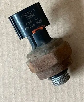 Nissan Almera Tino Oil pressure sensor 42CP121 T3R24