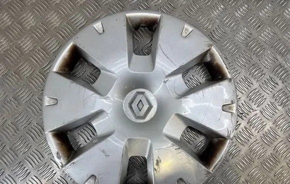 Dacia Sandero R15 wheel hub/cap/trim 8200422602