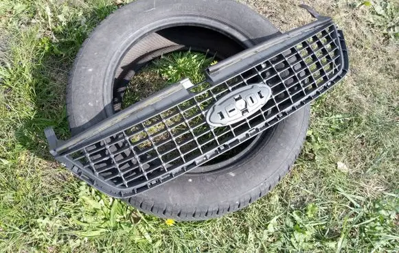 Ford Mondeo MK IV Front grill 7S718200D
