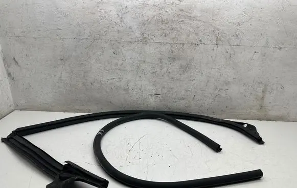 Audi A7 S7 4G Front door rubber seal 4G8845353