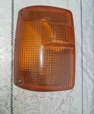 Isuzu Trooper Front indicator light E46290