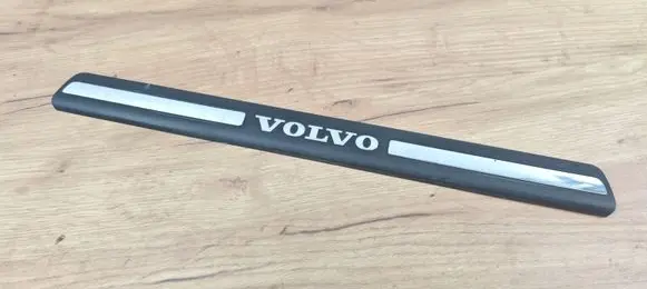 Volvo XC70 Front sill trim cover 8659960