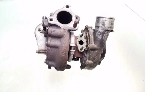 Toyota Avensis T250 Turbo 172010R020