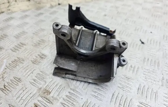 Audi A8 S8 D3 4E Fuel pump bracket 057130147R