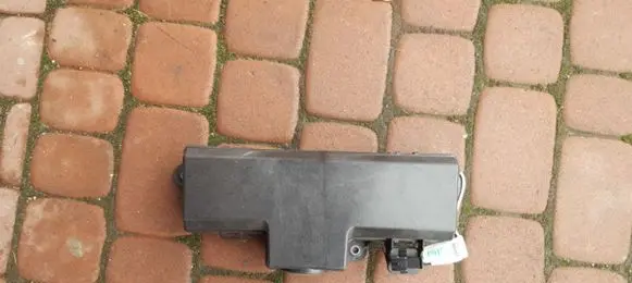 Opel Insignia A Tailgate hydraulic pump motor 13279362