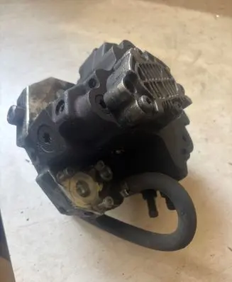 Volvo S60 Fuel injection high pressure pump 0445010043 019825 8642777