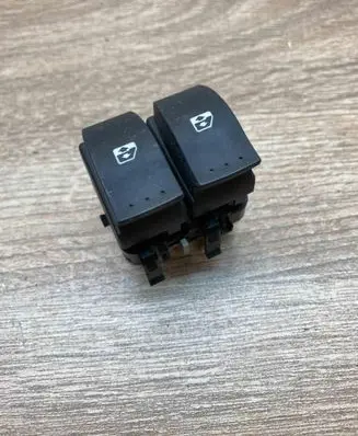 Renault Laguna II Electric window control switch 015088A