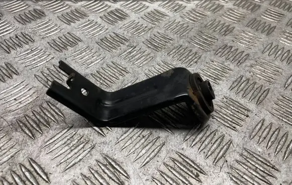 Toyota Avensis T270 Radiator mount bracket 165230R010