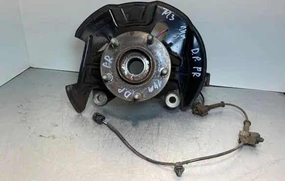 Mazda 3 II Front wheel hub