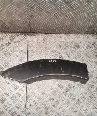 Mitsubishi Pajero Rear arch trim mn117226