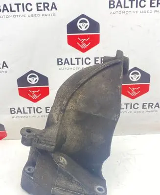 Mercedes-Benz E W212 Engine mounting bracket A6512230004