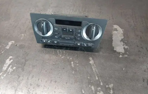 Audi A3 S3 8P Climate control/heater control trim 8P0820043G