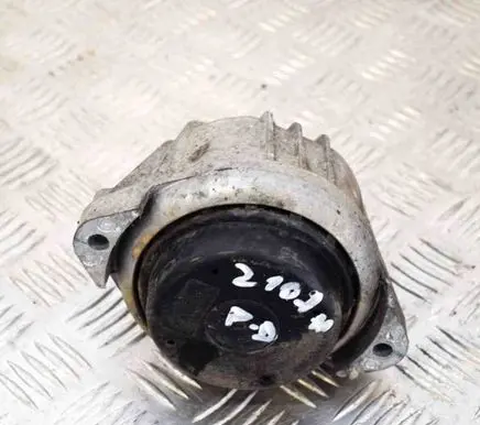 BMW 3 E90 E91 Engine mount bracket 6768800