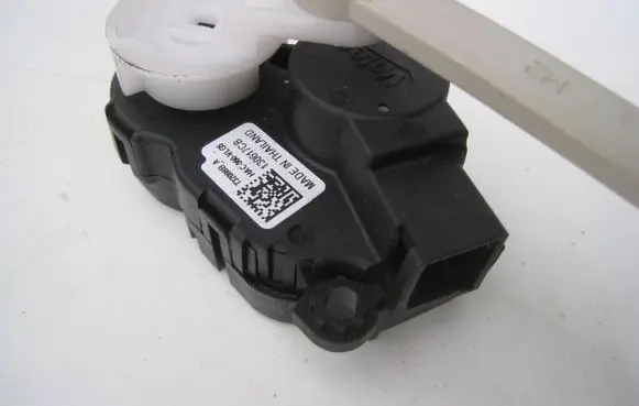 Renault Megane IV Air flap motor/actuator T32088B