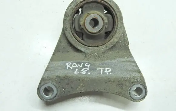 Toyota RAV 4 (XA30) Engine mounting bracket