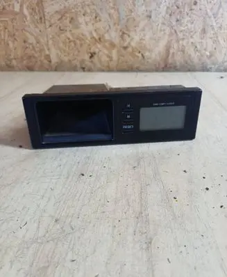 Mazda 626 Clock 