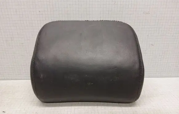 Volkswagen PASSAT B6 Rear seat headrest 