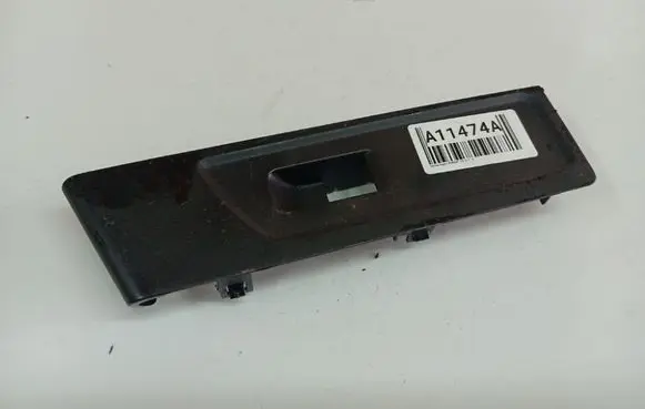Volkswagen PASSAT B7 Front door window switch trim 3AB857858