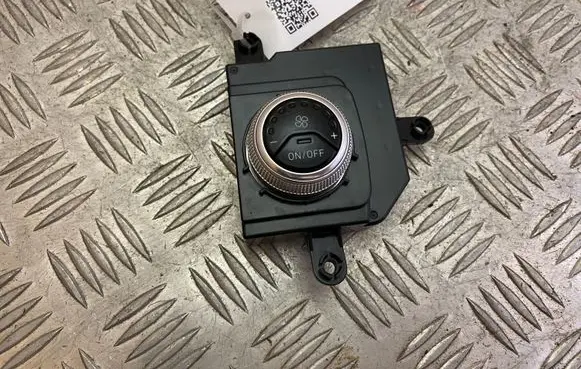 Hyundai Santa Fe Climate control unit 97983S1000