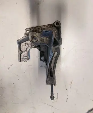 Subaru Outback Power steering pump mounting bracket 