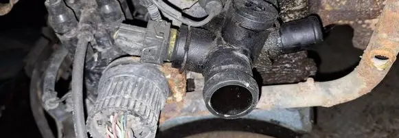 Volkswagen Golf III Engine coolant pipe/hose 