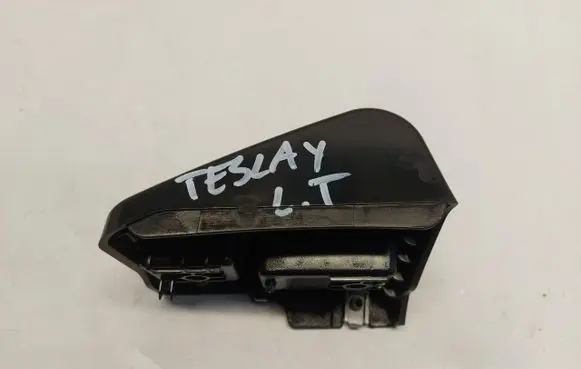 Headlight/headlamp mounting bracket
