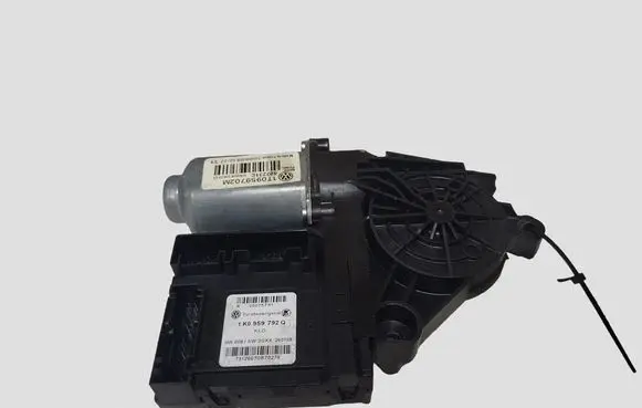 Volkswagen Touran I Front door window regulator motor 1T0959702M 1K0959792Q