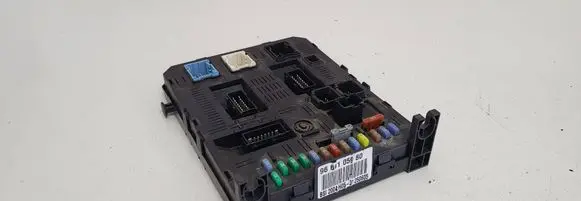 Citroen C5 Fuse module 9660105980 01250605 BSI2004H05