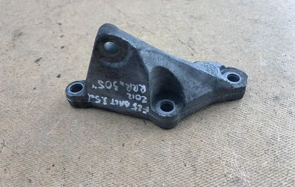 BMW X3 F25 Fuel pump bracket 7810698 13517810698 13518599773