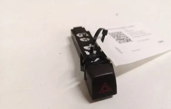 Volvo V50 Hazard light switch 30739296 09W504