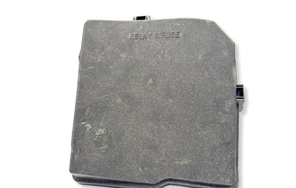 Toyota Yaris XP210 Fuse box cover 826620D760