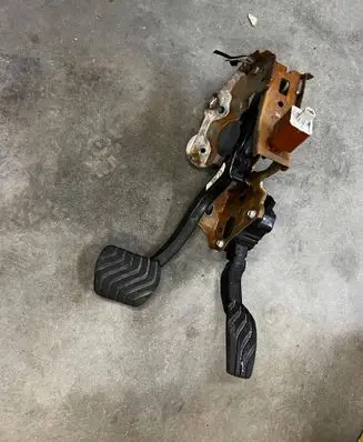 Renault Espace VI Pedal assembly 465016UA0B 180026UA3B
