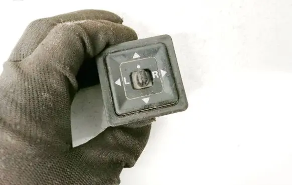 Mitsubishi Colt Wing mirror switch 2775