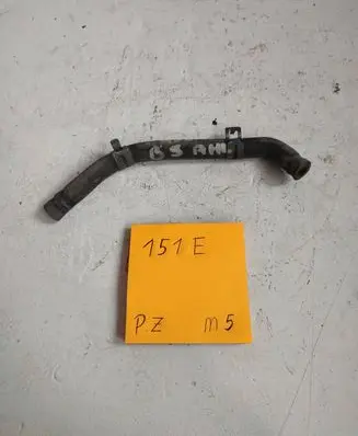 Volkswagen PASSAT B5 Engine coolant pipe/hose 8927874