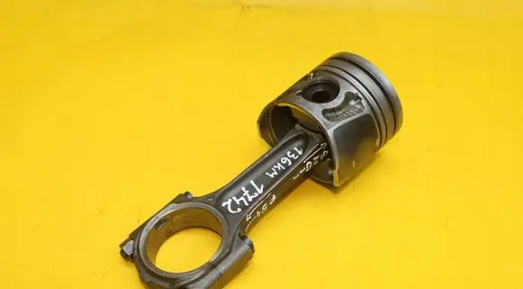 Ford Mondeo MK IV Piston with connecting rod