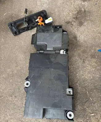 Hyundai Kona I Fuse module K437514051