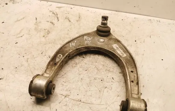 Front wheel hub