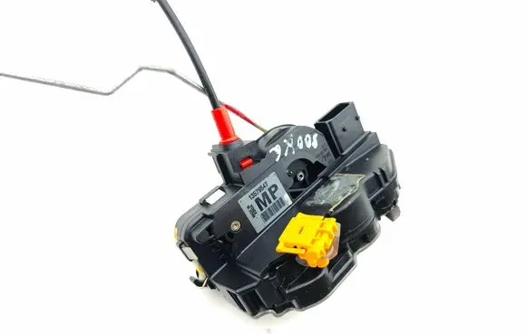 Opel Mokka X Rear door lock 13579547