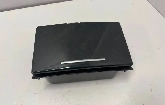 Mercedes-Benz CLS C218 X218 Glove box central console A2186800950