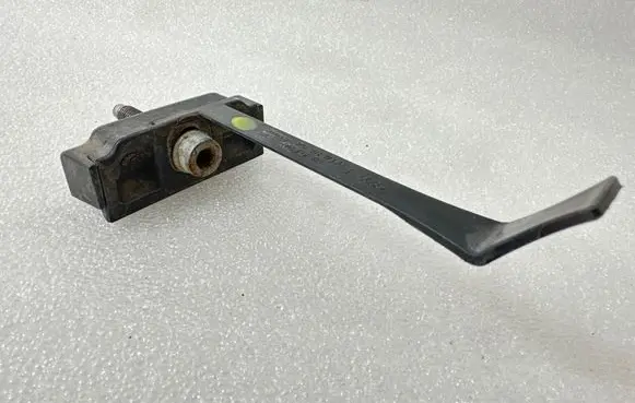 Audi A4 S4 B6 8E 8H Battery bracket 8E0803123A