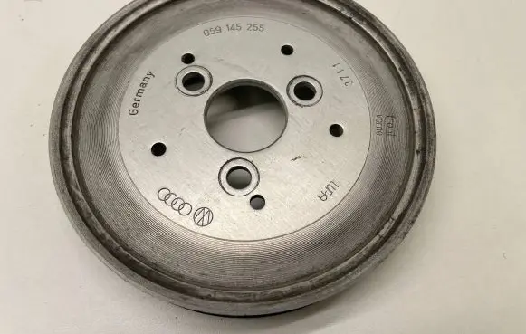 Audi A6 S6 C5 4B Power steering pump pulley 059145255