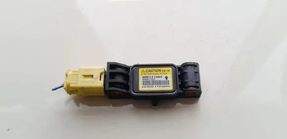 Mitsubishi Lancer Airbag deployment crash/impact sensor MN141004 W002T11071