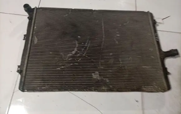Audi A3 S3 8P Coolant radiator 